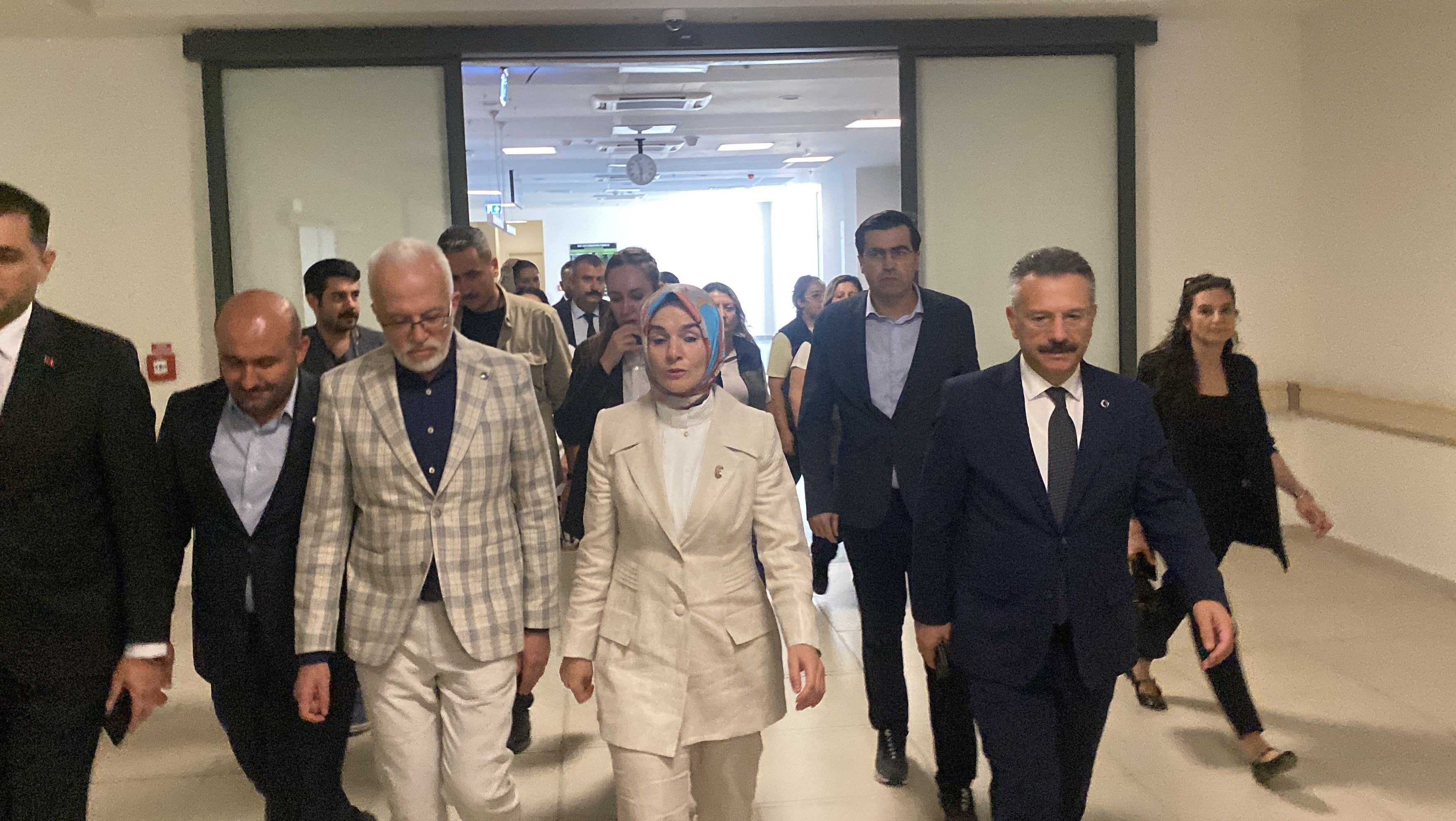 Yoğun Bakımda Tedavi Görüyor (2)