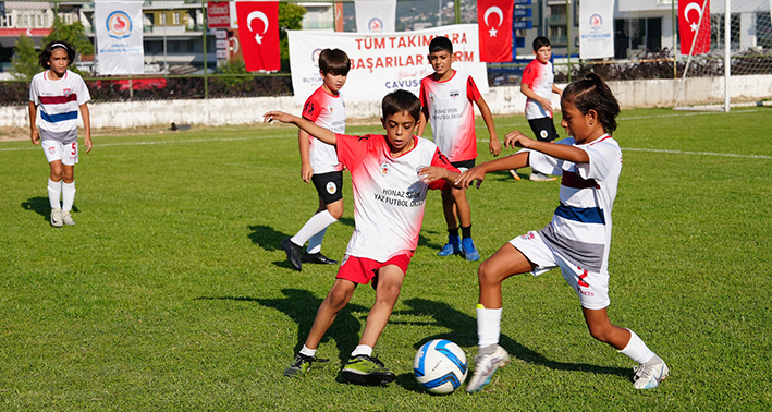 Denizli Büyükşehir’den 30 Ağustos’a Özel Futbol Ve Basketbol Şöleni (1)