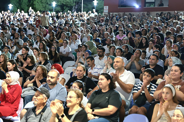 “Yaz Sinema Akşamları” Tüm Hızıyla Devam Ediyor (2)