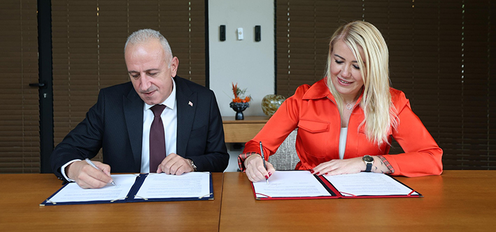 Merkezefendi̇ Ve Seri̇nhi̇sar Beledi̇yesi̇ Kardeş Şehi̇r Protokolü İmzaladi (2)