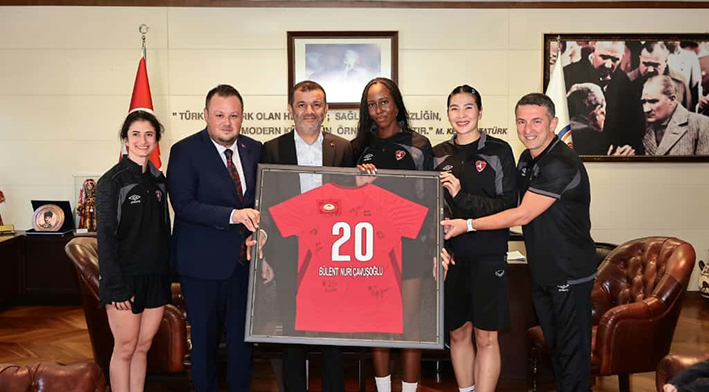 Voleybol Ziyaret (3)