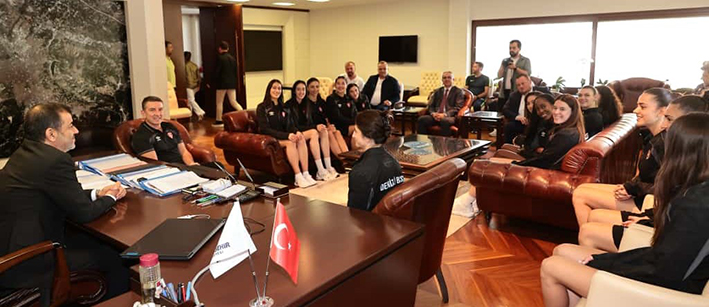 Voleybol Ziyaret (6)