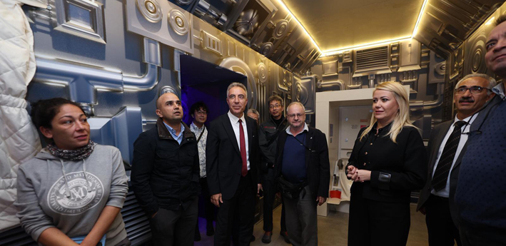 G5U4 W9 L X Q A A Xm Km