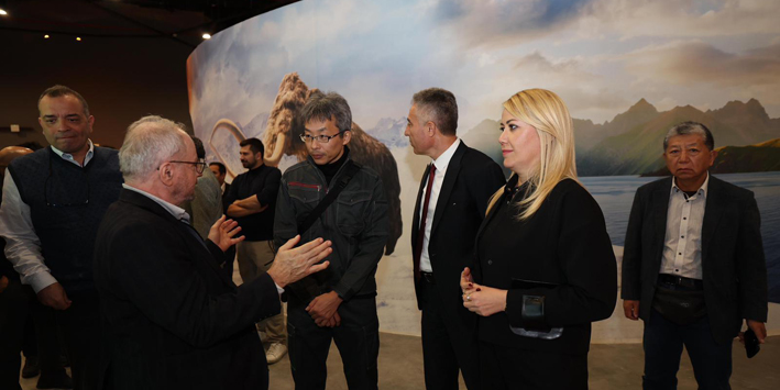 G5U4 Y N Wk A A J Uj3