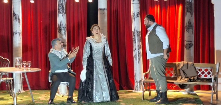 Merkezefendi̇ Kent Ti̇yatrosu'nun Oyunu Çavdir’da Büyük Beğeni̇ Topladi (2)