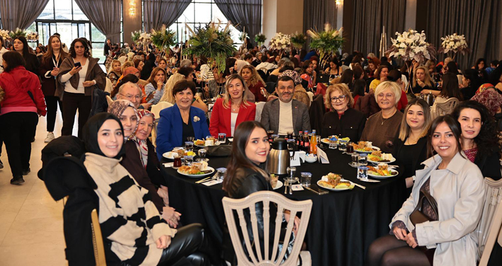 Büyükşehir’den Kadınlara “Yeni Yıla Merhaba” Etkinliği (7)