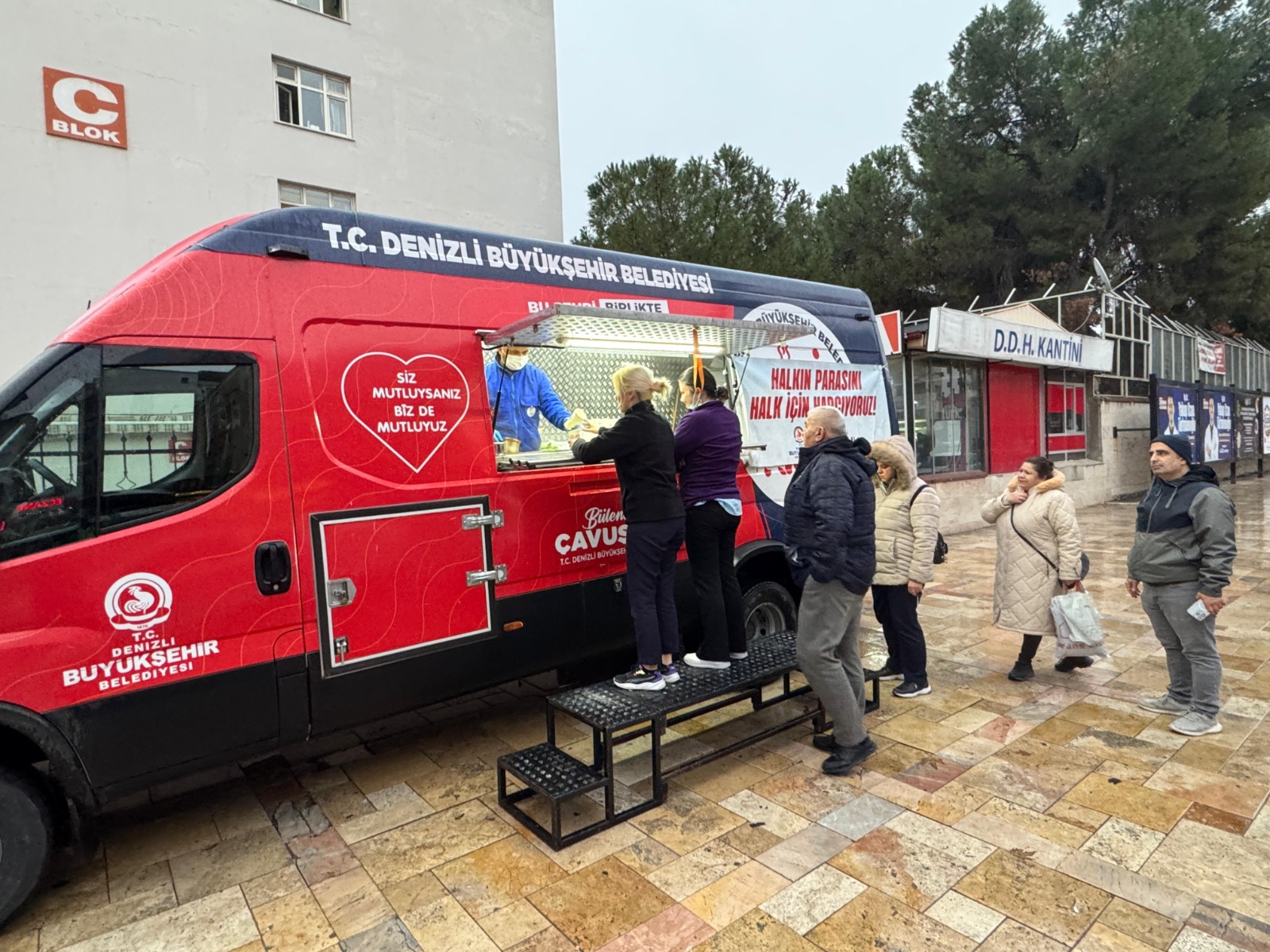 Büyükşehir’in Ikram Aracı Bu Kez Şifa Kapısında (4)