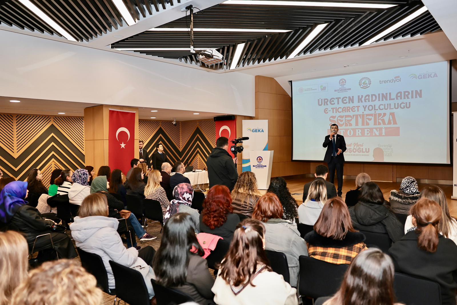 Denizli Büyükşehir Girişimci Kadınların Yanında (7)