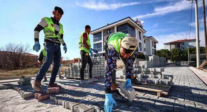 Denizli Büyükşehir’den Çivril’e 100 Bin Metrekarelik Kilit Parke Yatırımı (2)