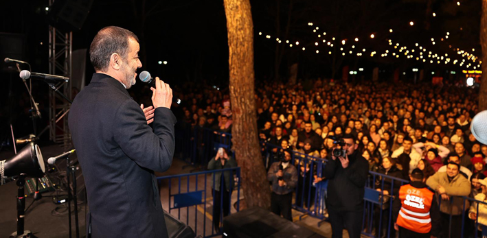 Denizli Büyükşehir’in Yılbaşı Festivali Renkli Görüntülerle Başladı (12)