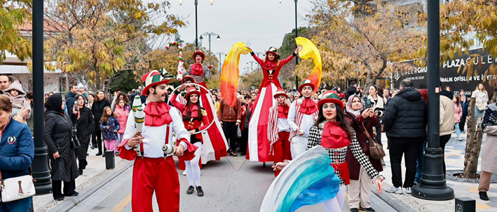 Denizli Büyükşehir’in Yılbaşı Festivali Renkli Görüntülerle Başladı (2)