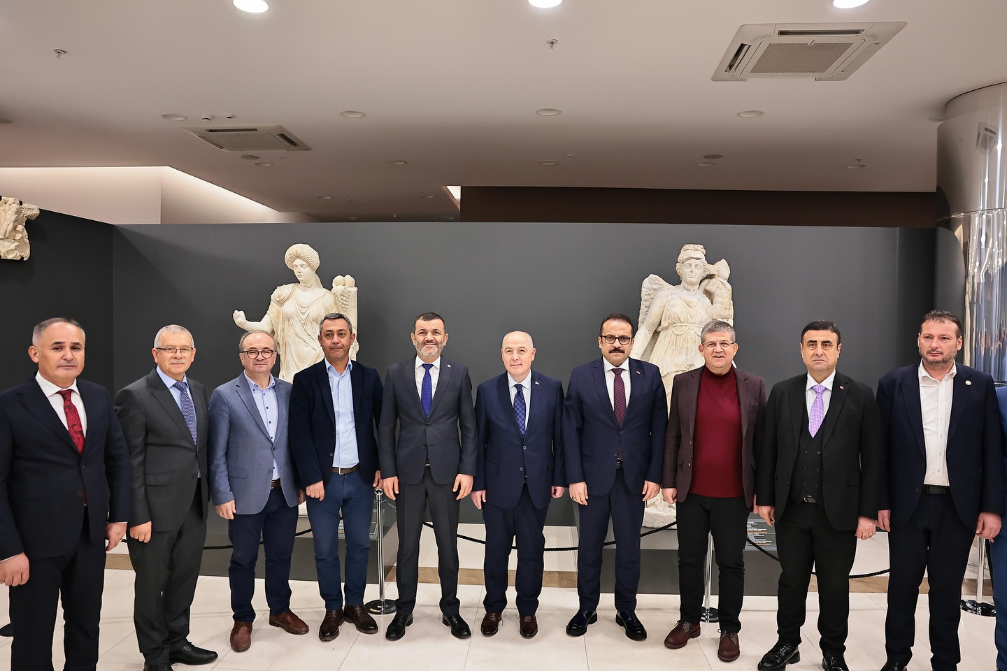 Deni̇zli̇’ni̇n Paha Bi̇çi̇lmez Hazi̇nesi̇ Görücüye Çikti (1)