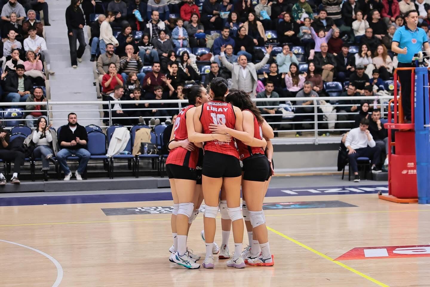 Deni̇zli̇’ni̇n Sultanlari Zi̇rve Yolunda Kri̇ti̇k Gali̇bi̇yet Aldi (1)