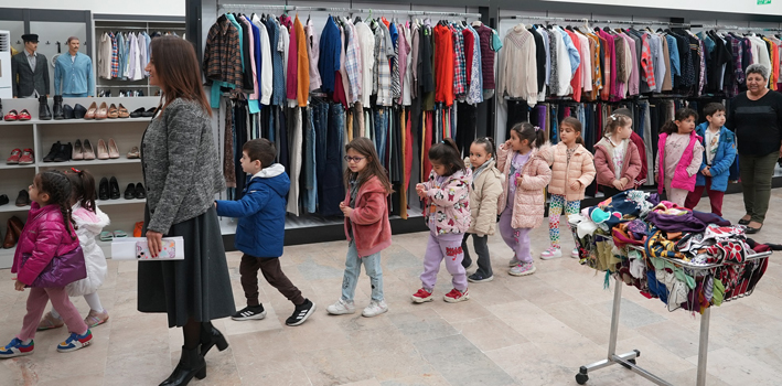 Küçük Yüreklerden Sevgi Eli’ne Anlamlı Destek (2)