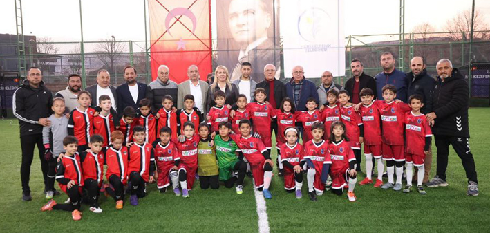 Merkezefendi̇’de Erol Cantürk U 9 Futbol Şenli̇k Li̇gi̇ Başladi (1)