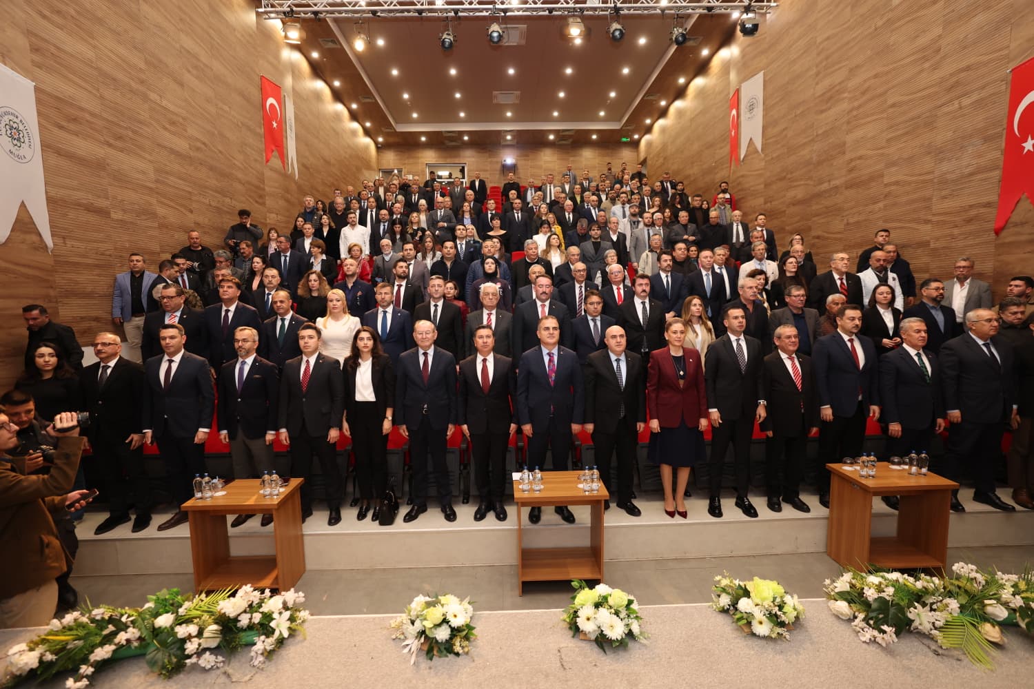 Başkan Çavuşoğlu’na “Ege’nin En Başarılı Büyükşehir Belediye Başkanı” Ödülü (2)