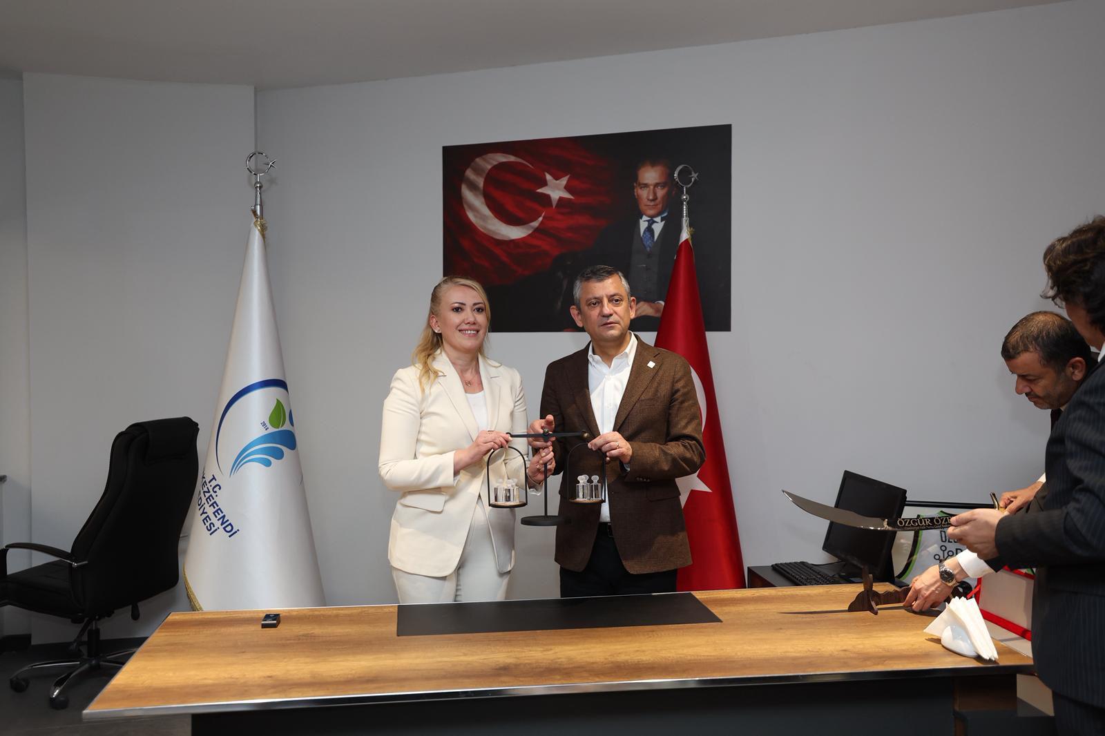 Chp Genel Başkani Özgür Özel “Helal Olsun Şeni̇z Başkanima” (6)