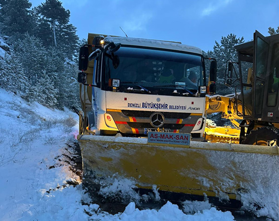 Denizli Büyükşehir Kar Mesaisinde (2)