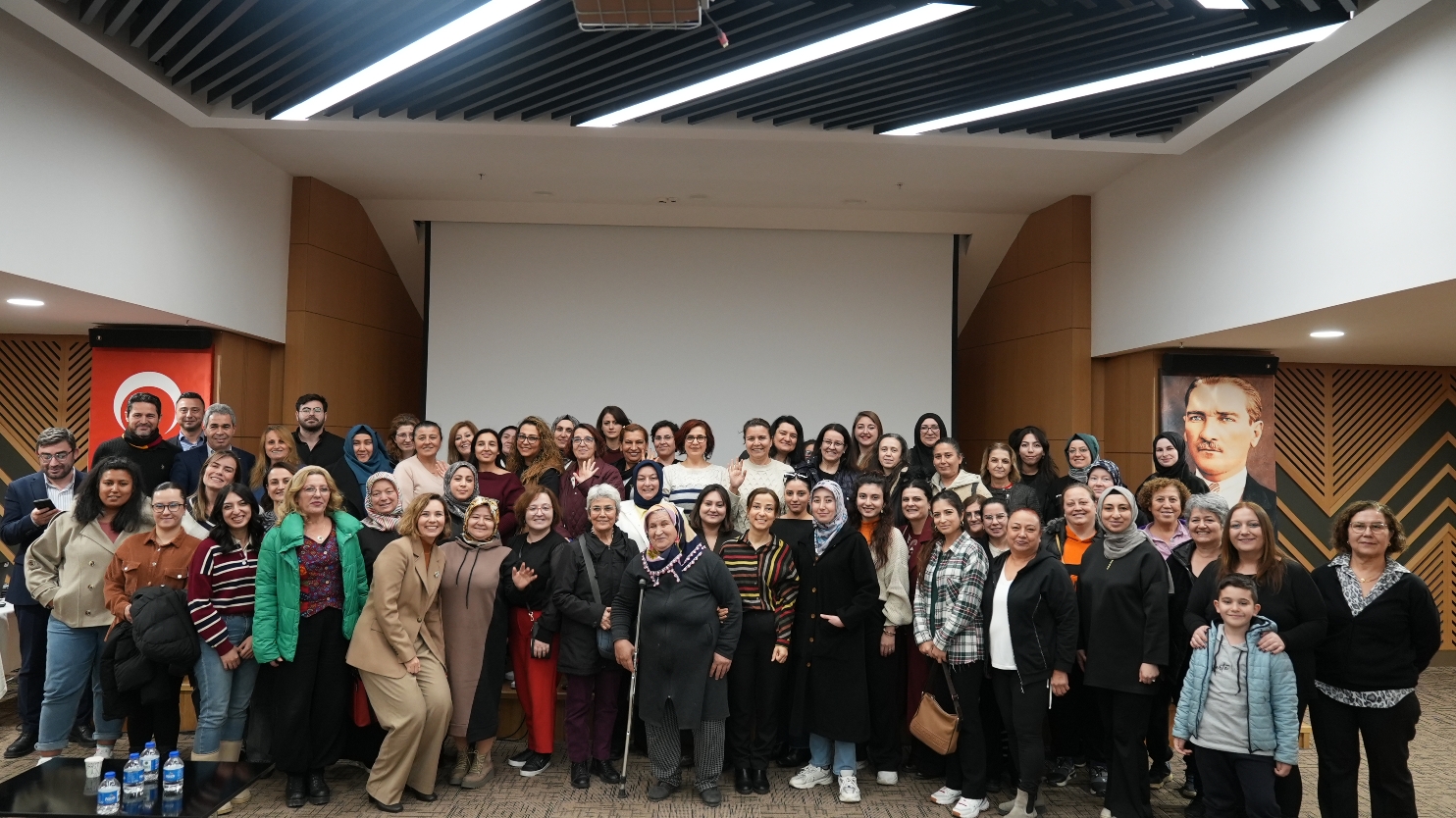 Denizli Büyükşehir’den Kadınlara Dijital Güç Eğitimi (5)