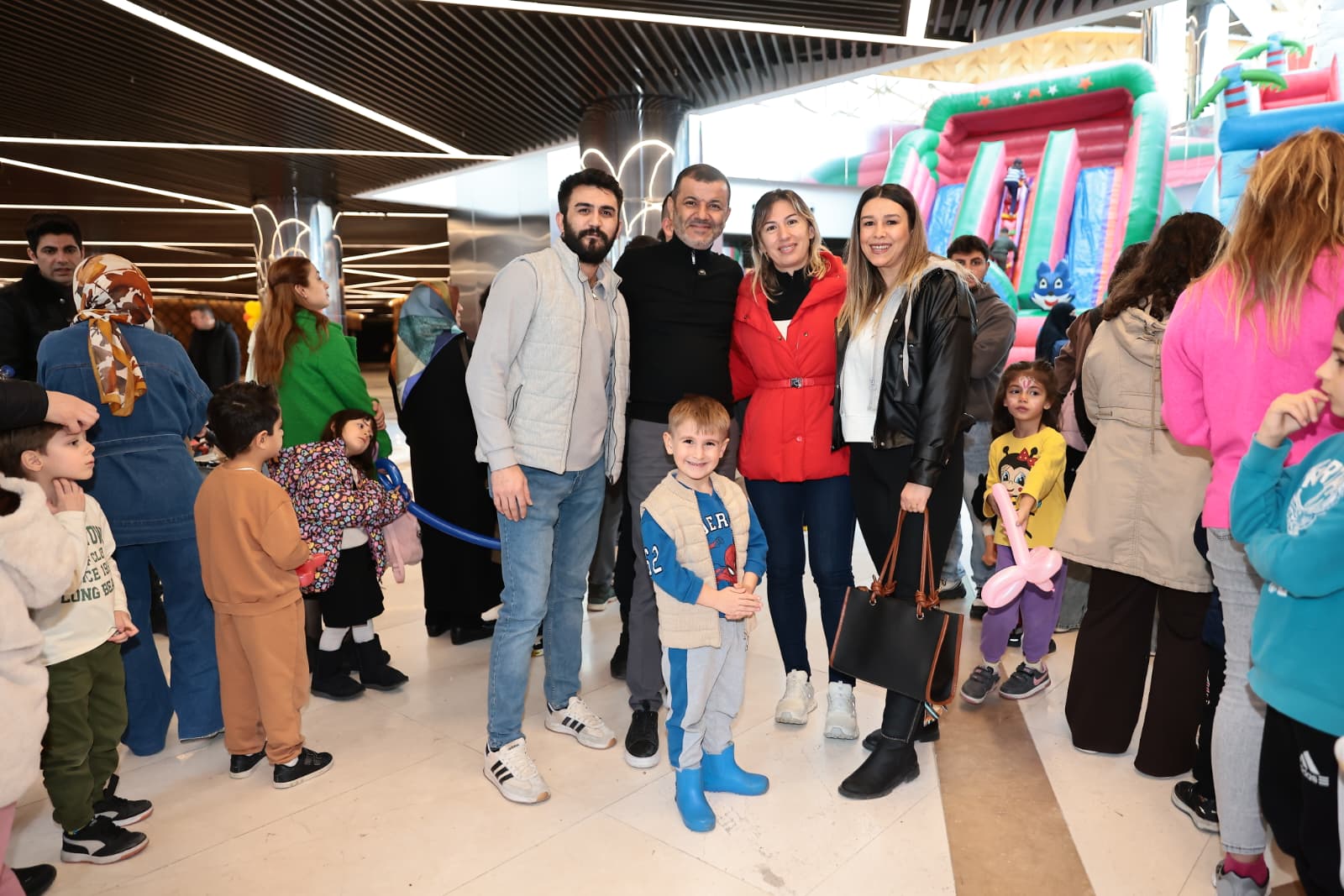 Denizli Büyükşehir’den Yarıyıl Tatiline Renk Katan Çocuk Şenliği (7)