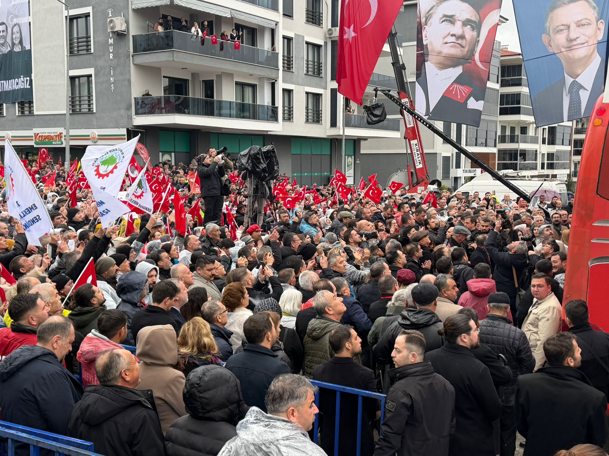 Denizli Yağmura Rağmen Alanı Doldurdu (10)