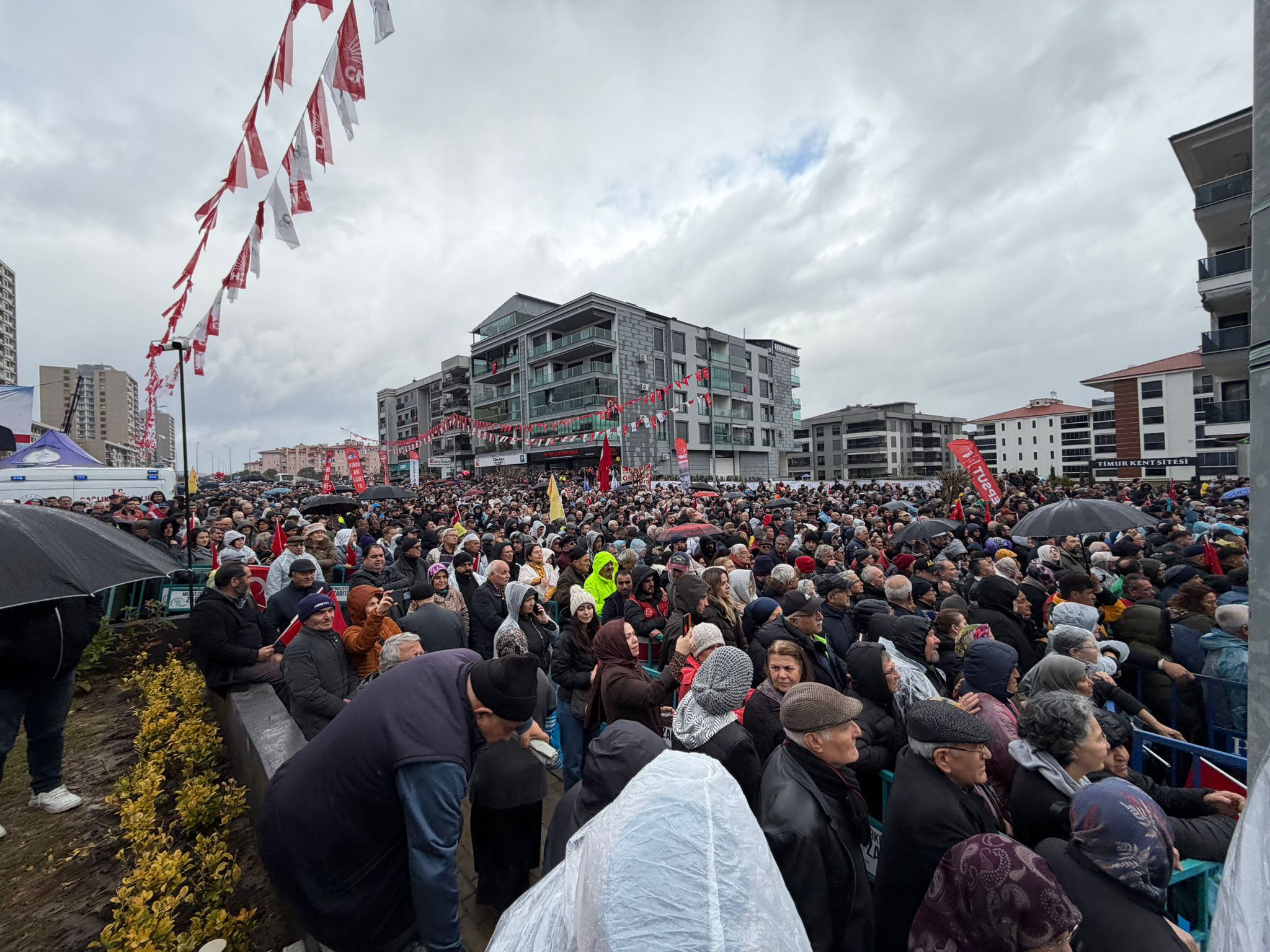Denizli Yağmura Rağmen Alanı Doldurdu (4)