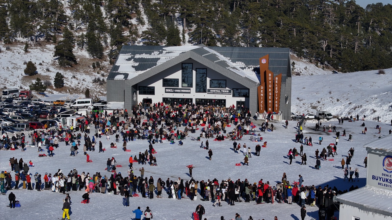 Kayak Merkezi Ve Teleferik Hafta Sonu Yoğun Ilgi Gördü (4)