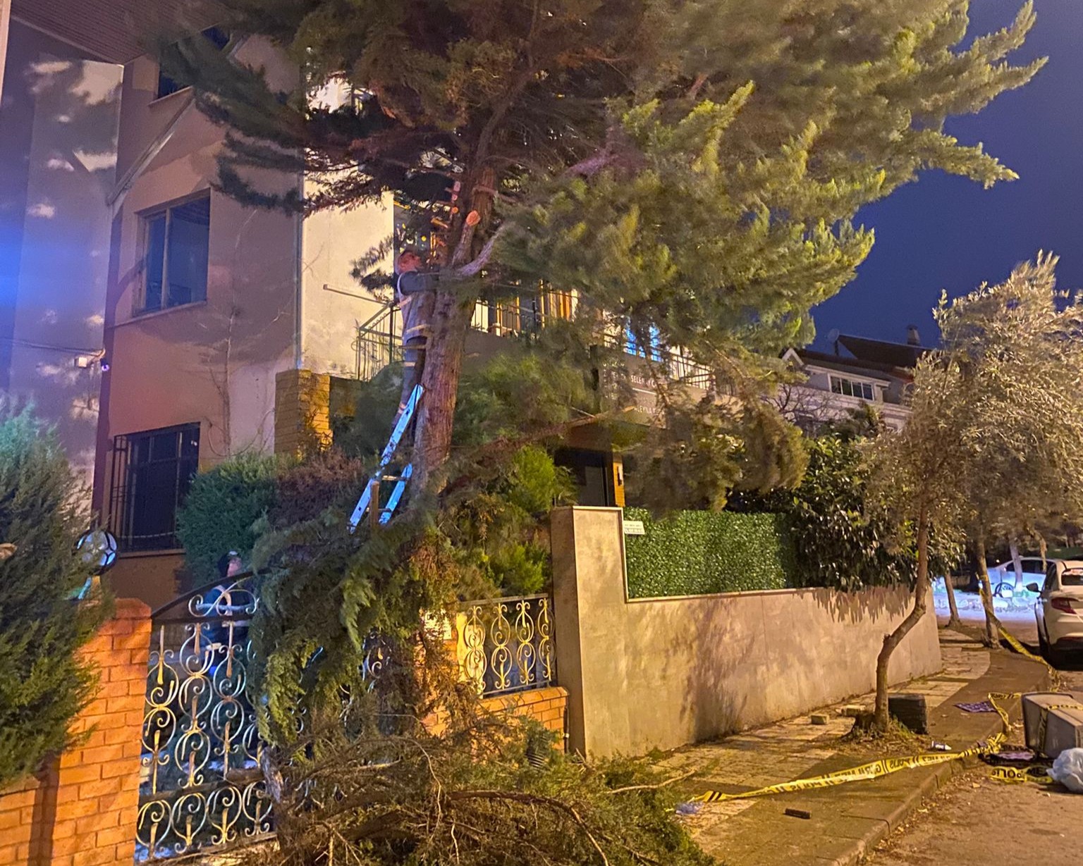 Pamukkale Beledi̇yesi̇’nden Firtina Nöbeti̇ (1)