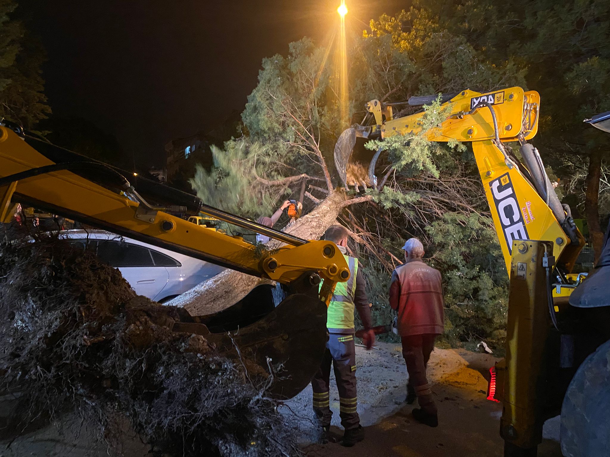 Pamukkale Beledi̇yesi̇’nden Firtina Nöbeti̇ (9)