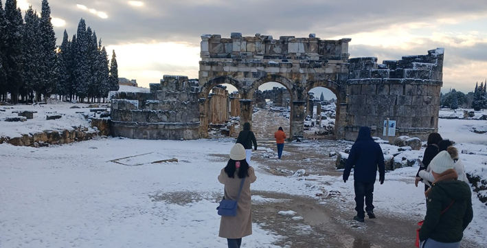 Pamukkale Karla Kaplandı 03