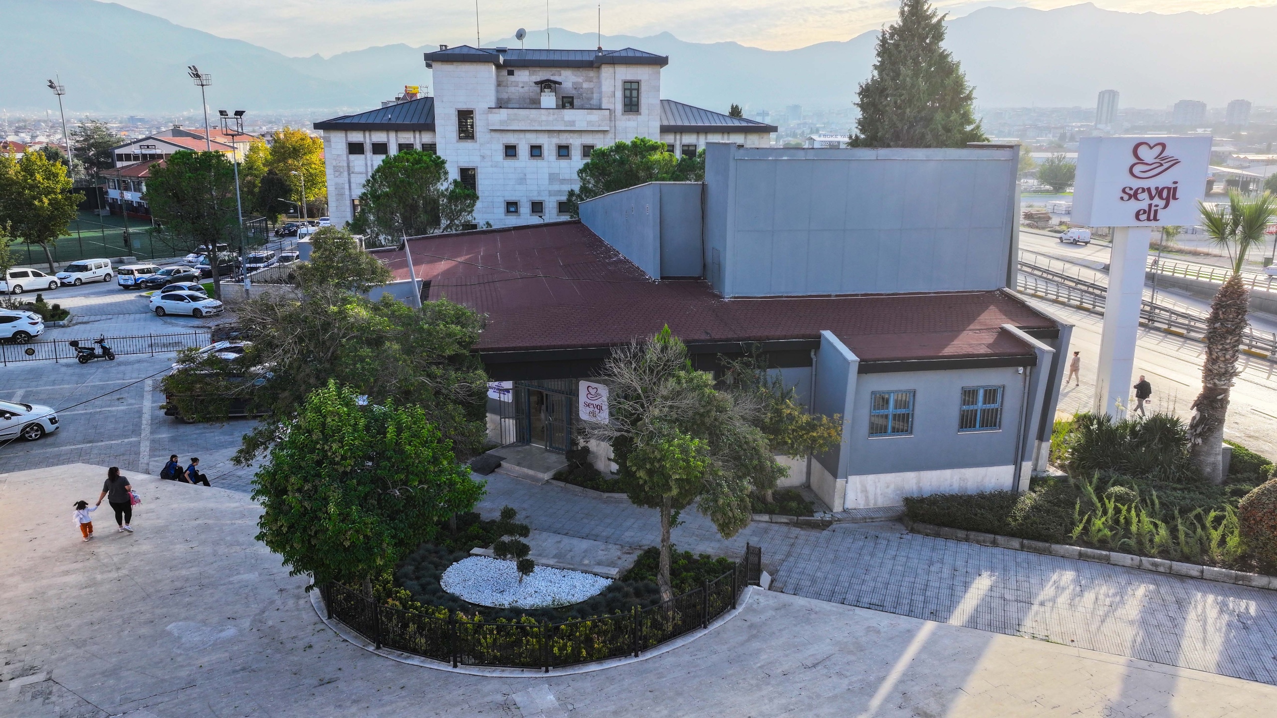 Sevgi Eli Binlerce Aileye Umut Oldu (2)