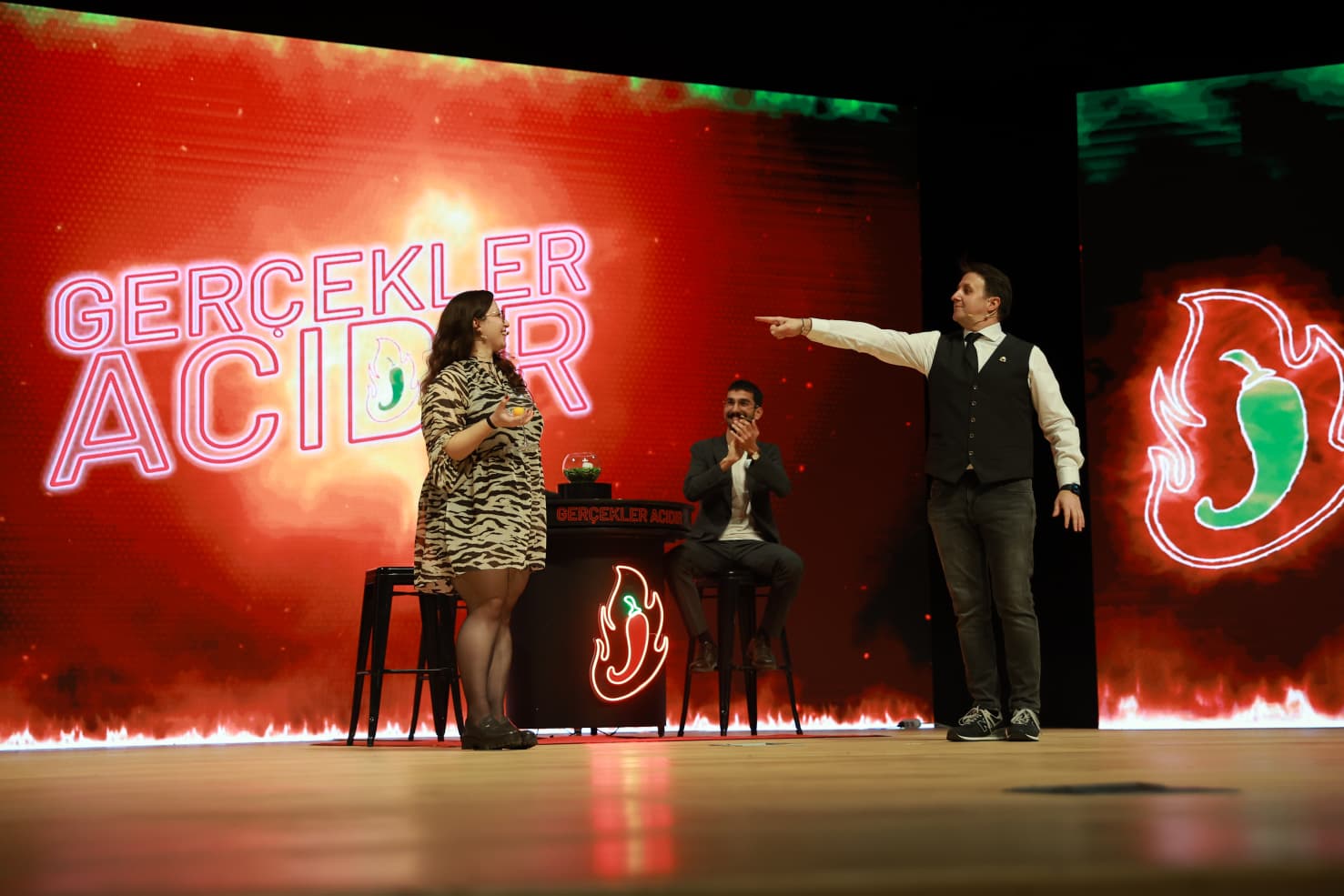 2. Denizli Komedi Sahnesi Kahkaha Tufanıyla Başladı (2)