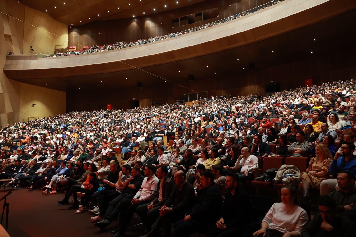 2. Denizli Komedi Sahnesi Kahkaha Tufanıyla Başladı (6)