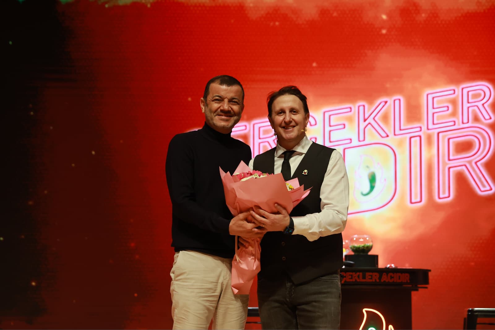 2. Denizli Komedi Sahnesi Kahkaha Tufanıyla Başladı (7)