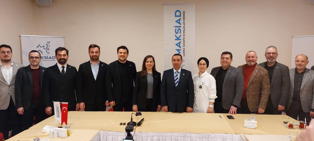 2025 Y I L I I H R A C A T I 100 M I L Y O N D O L A R 1770985405