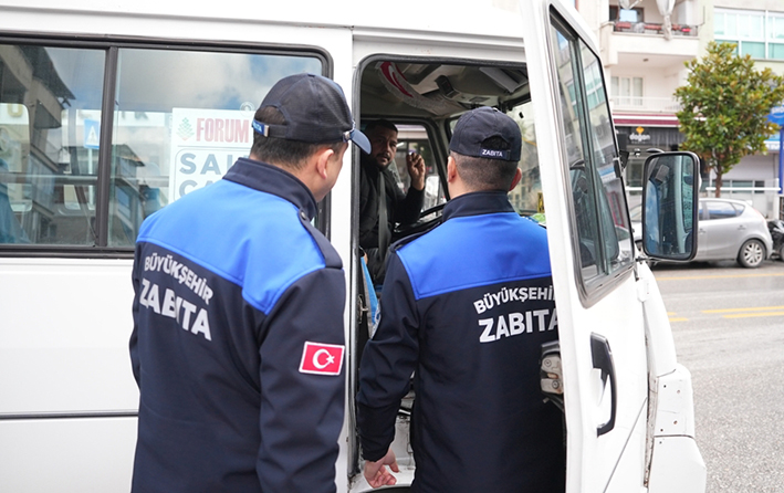 Büyükşehir Zabıtası’ndan Şehir Içi Minibüslere Denetim (2)