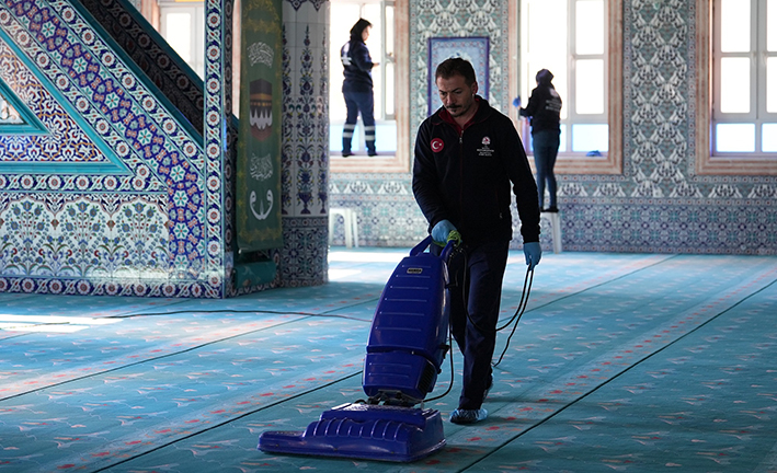 Büyükşehir’den Camilerde Temizlik Seferberliği (3)