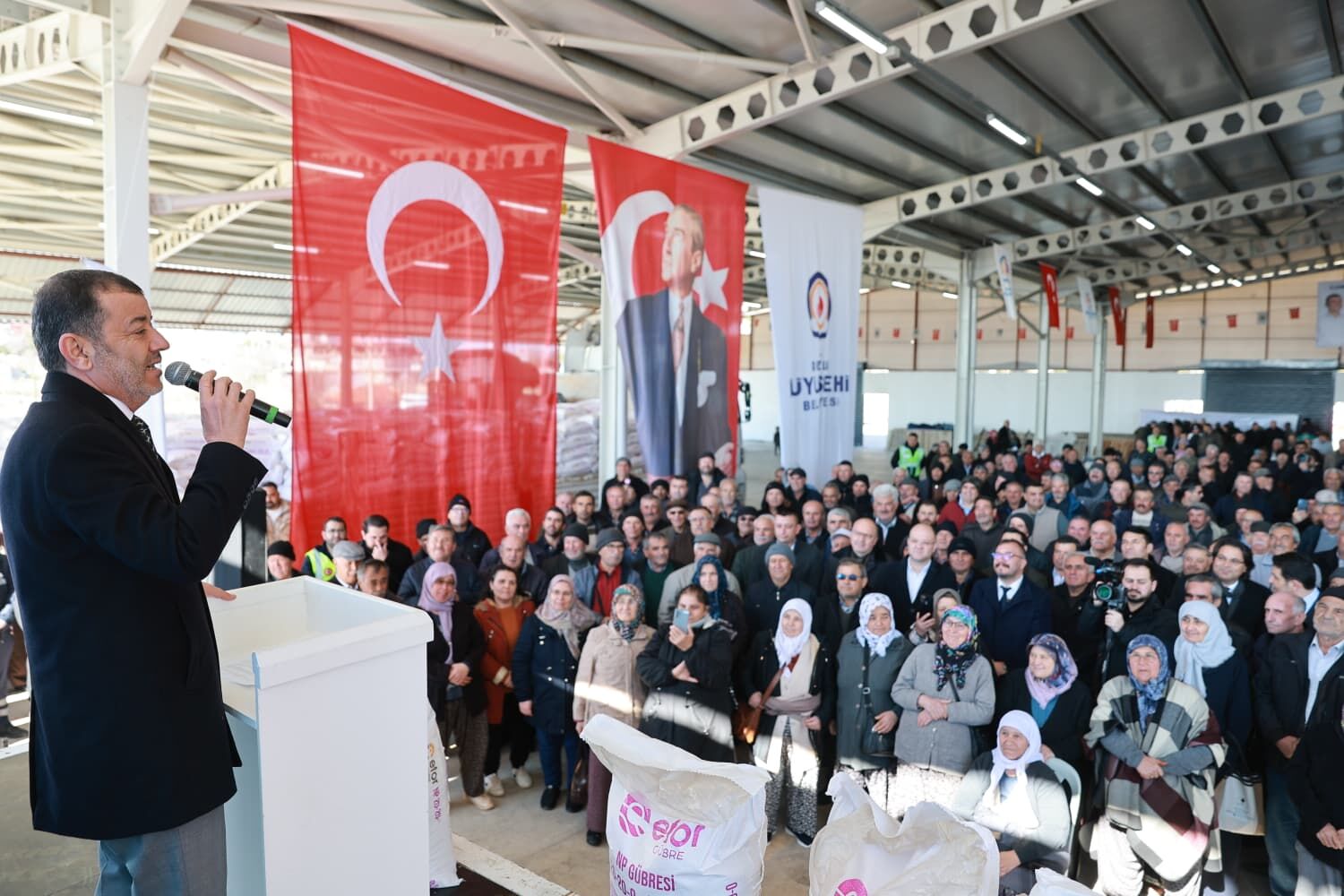 Büyükşehir’den Güney’de 798 Üreticiye Kompoze Gübre Desteği (11)
