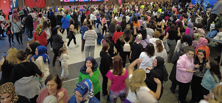 Zumba Tutkunlari Merkezefendi̇'de Buluşacak (2)
