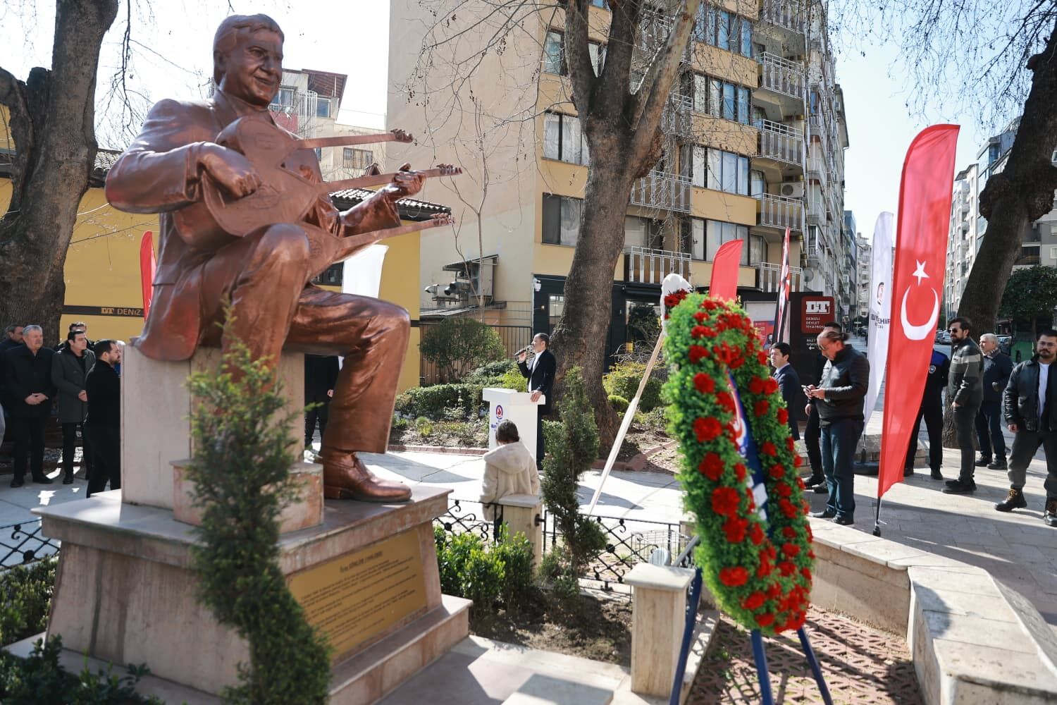 Büyükşehir, Özay Gönlüm’ün Mirasını Yaşatıyor (3)