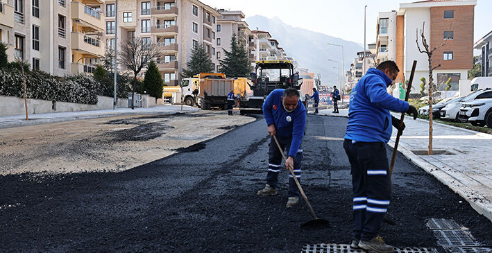 Gerzele Mahallesi’nde Asfalt Seferberliği Başladı (1)