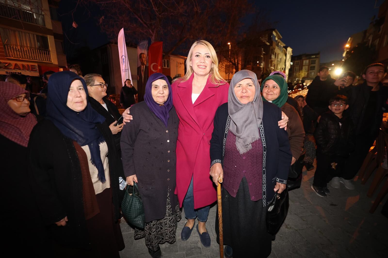 Merkezefendi̇ Beledi̇yesi̇ Akkonak Mahallesi̇’nde İftar Sofrasi Kurdu (7)