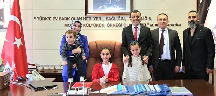 Başkan Çavuşoğlu Koltuğunu Çocuklara Devretti (12)