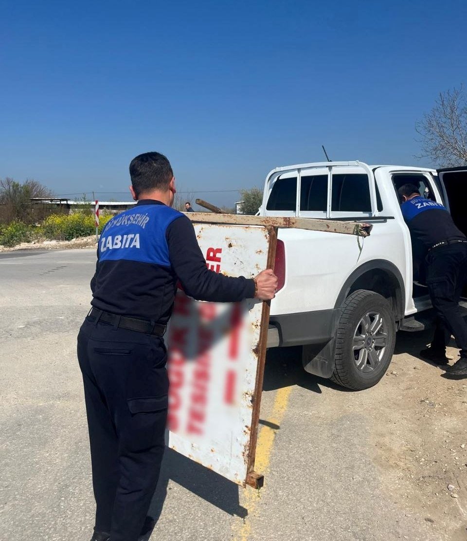 Büyükşehir Zabıta’dan Totem Ve Tabela Denetimi (3)