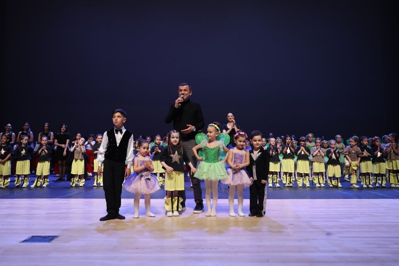 Denizli Büyükşehir’in 23 Nisan Etkinlikleri Miniklerle Başladı (1)