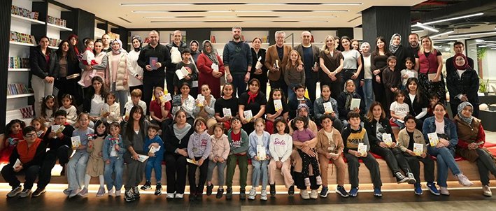 Denizli’de Çocuklar “Telefonu Bırak, Kitaba Sarıl” Çağrısına Kulak Veriyor (3)