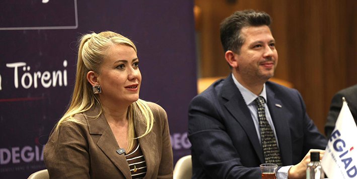 Eği̇ti̇me Destek İçi̇n Sahaya Çikiliyor (1)