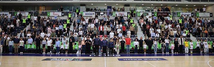 “Eği̇ti̇me Destek Maçi” İçi̇n Parkeye Çiktilar (11)