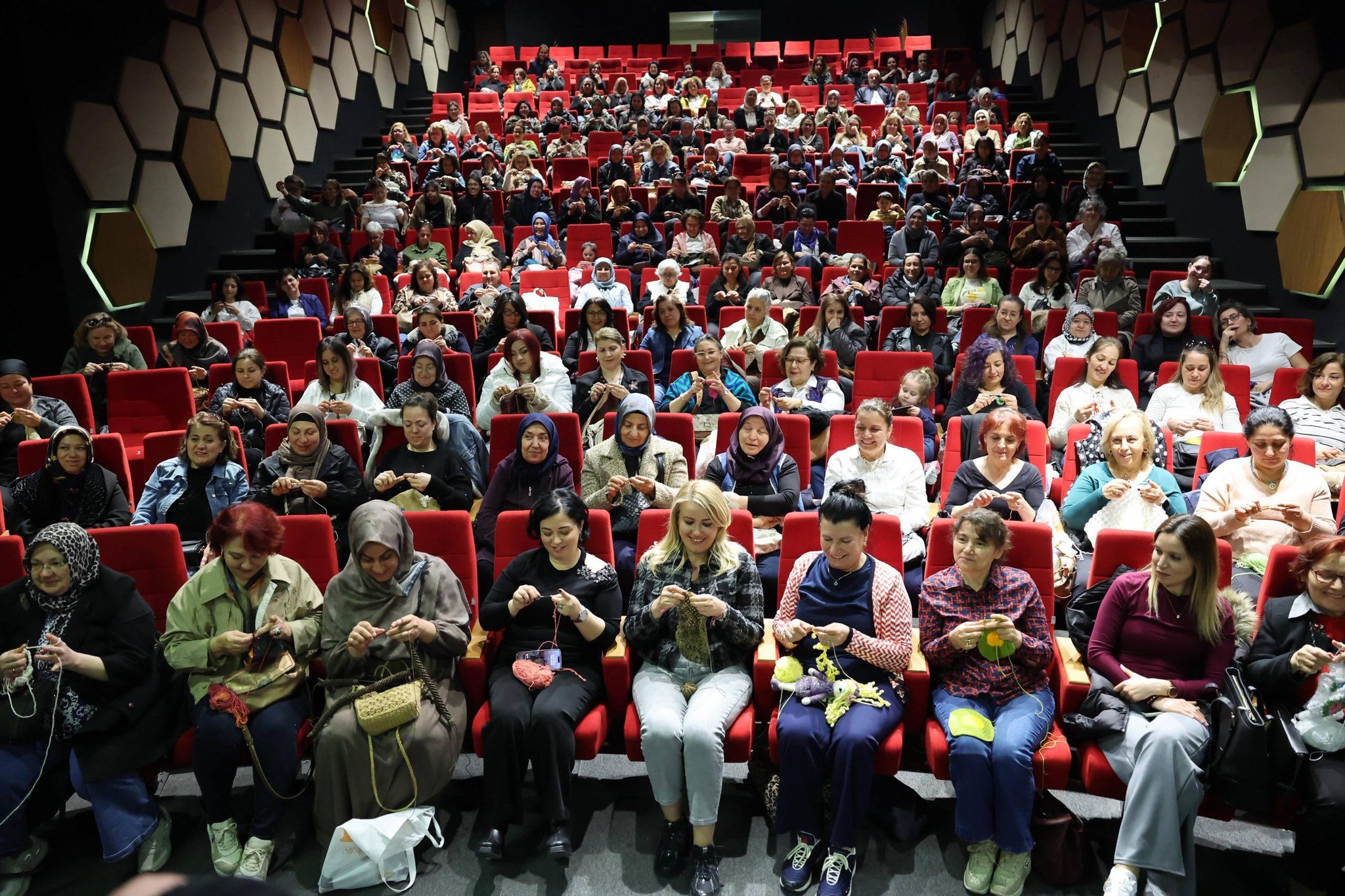 Kadinlarin Üretti̇ği̇ Ürünler Büyük Markalara Tedari̇k Oluyor (4)