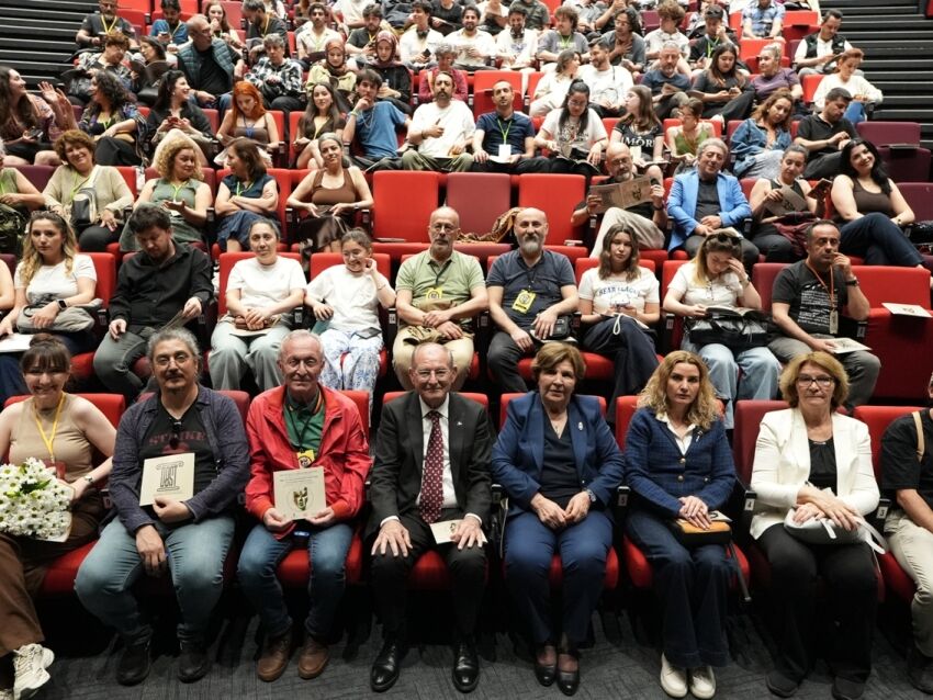 38. Uluslararası Amatör Tiyatro Festivali Coşkusu Şehri Sardı (6)